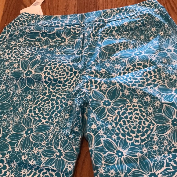 NWT~Cropped/Capri~💥💥 - Picture 6 of 6